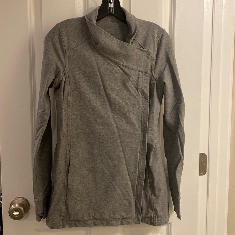 Lululemon light jacket Heather grey 4/6 small medium